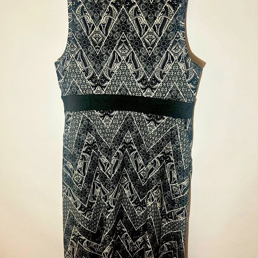 The North Face Activewear dress, Black/White/Grey, Size L, NEW, without tags - Picture 2 of 6